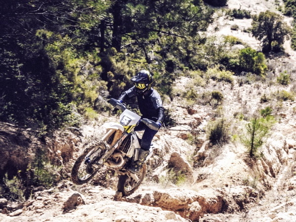 ��˹����2022Enduro����ԽҰ������������д