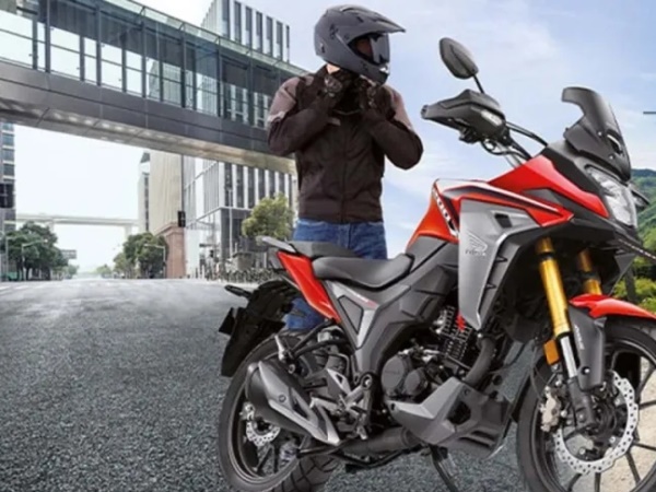 ����CB200X��С������ð��֮��