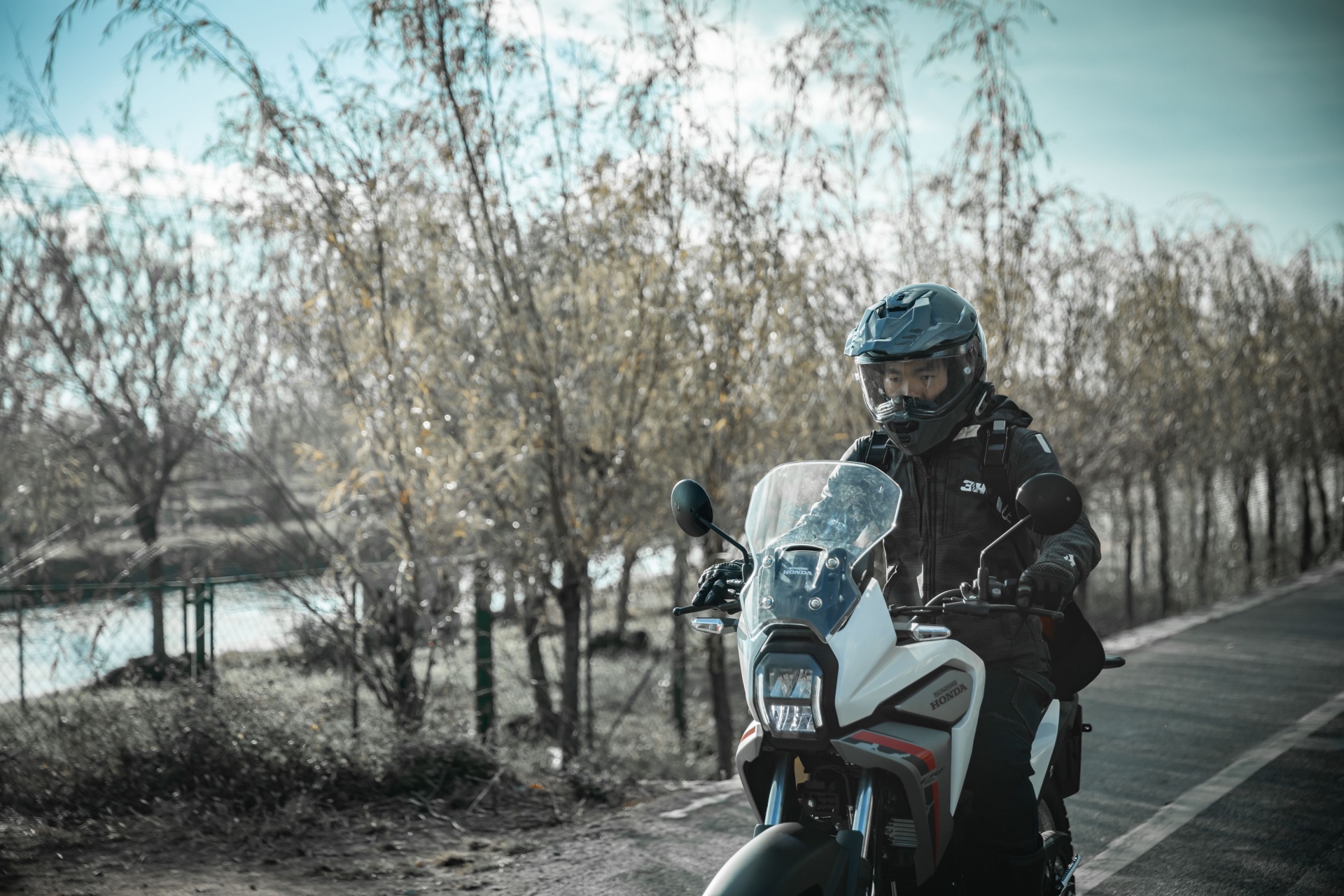 ´ޱCRF190Lʵ