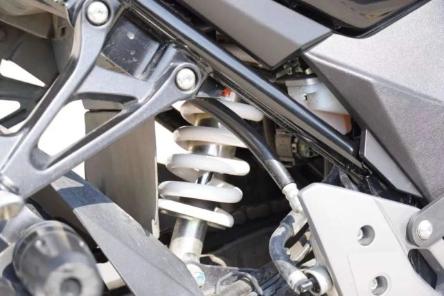 ������ľ��ССR�� 2021��GSX250R-A��������