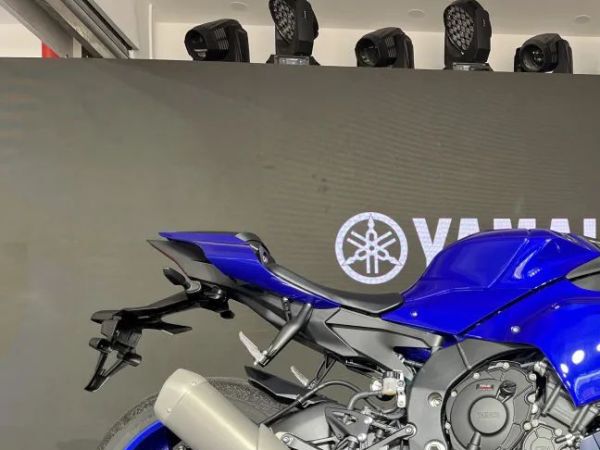 �������ˡ��Ŵ��У������������ܳ�YZF-R1/R1M���ڷ��ۣ��ۼ�22.98��Ԫ��
