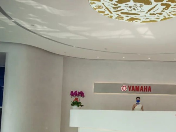 ����YZF-R1�����ᳵ�ˣ��������ɶ��콢��ʢ��ҵ