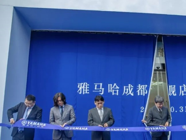 ����YZF-R1�����ᳵ�ˣ��������ɶ��콢��ʢ��ҵ