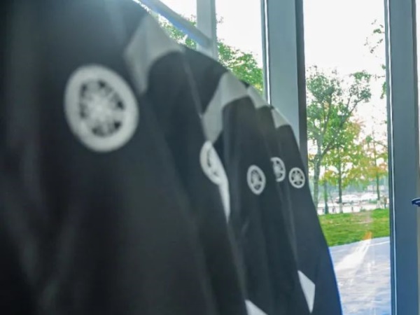 ����YZF-R1�����ᳵ�ˣ��������ɶ��콢��ʢ��ҵ