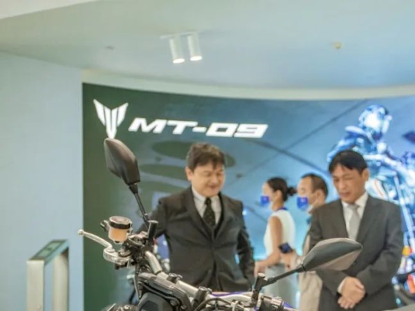 ����YZF-R1�����ᳵ�ˣ��������ɶ��콢��ʢ��ҵ