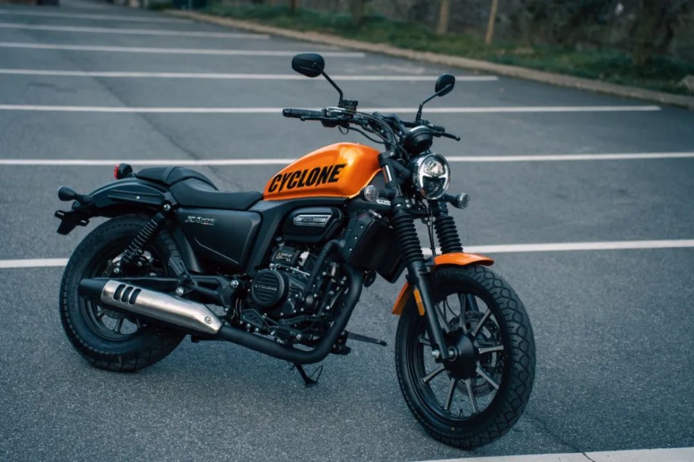 2万内最帅运动巡航车——赛科龙ra250-两轮视界