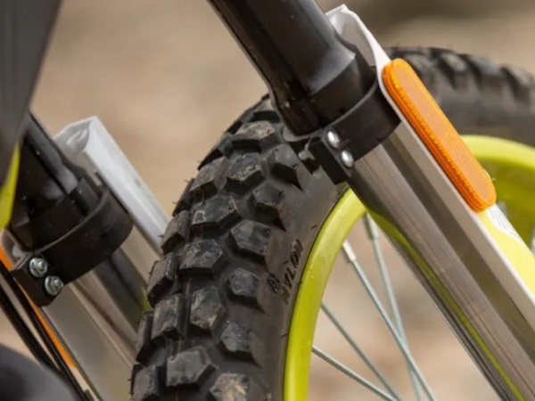 ����250X�Լݱ��棺�������ֵ�����ֵĹ�·ԽҰ���ó�