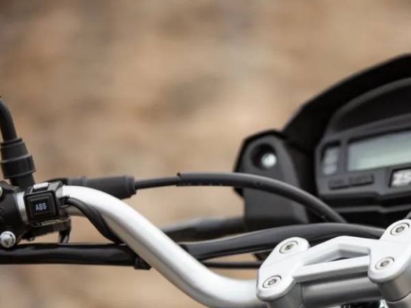 ����250X�Լݱ��棺�������ֵ�����ֵĹ�·ԽҰ���ó�