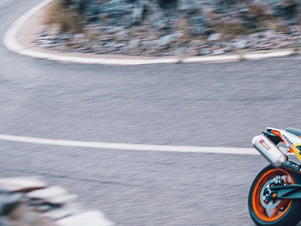 ǿ��ð��ר��PK�߶�Ħ�������� 890 SMT��սTracer 900 GT+