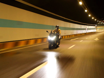 �����ŵĴ����ڳ���֮��--����AK550