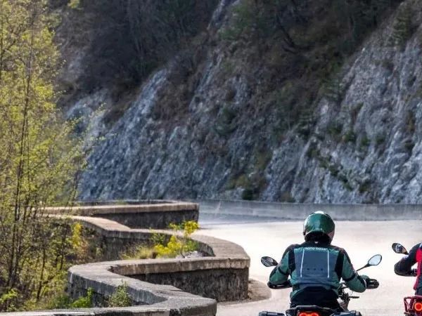 ֮·  Moto Guzzi V85 TT