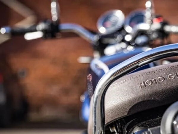 ӶĶζ  Moto Guzzi V7 Special 850