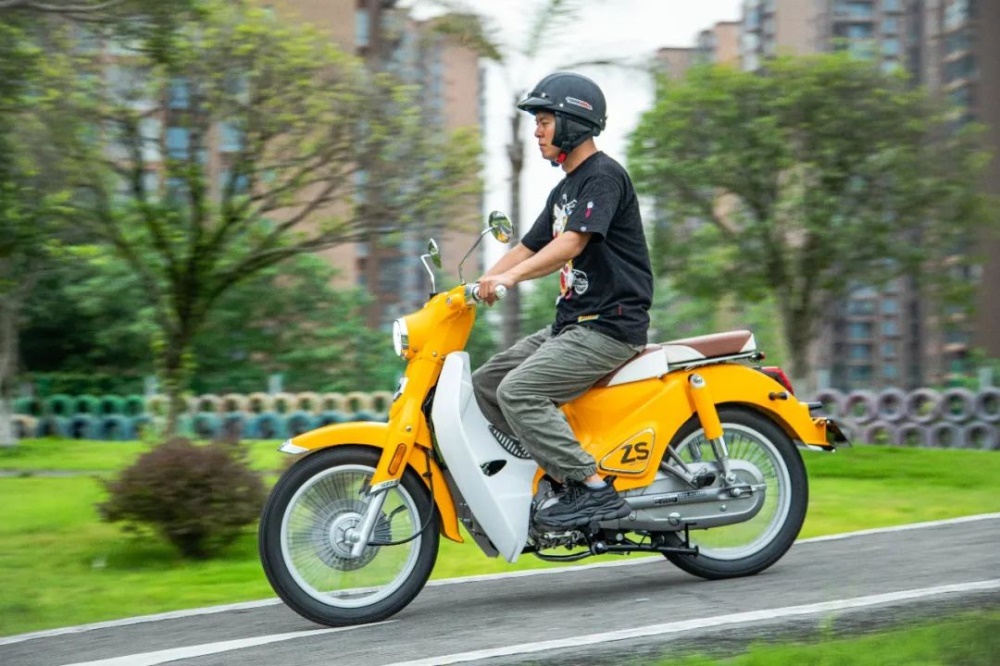 7280Ԫ | ���꾫�´���YAMI plus�к�ʵ����