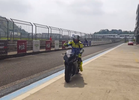 
��Խ250RR��������飡