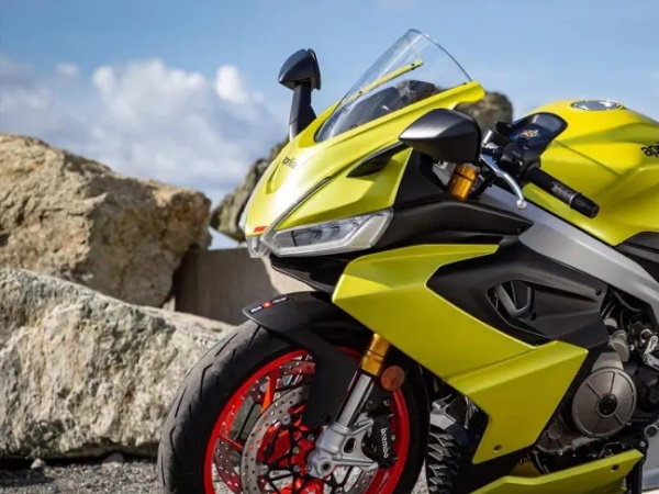 �м�����Ѫͳ����Ԧ���з�ɣ�APRILIA RS 660