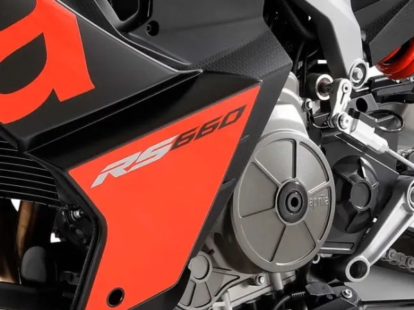 �м�����Ѫͳ����Ԧ���з�ɣ�APRILIA RS 660