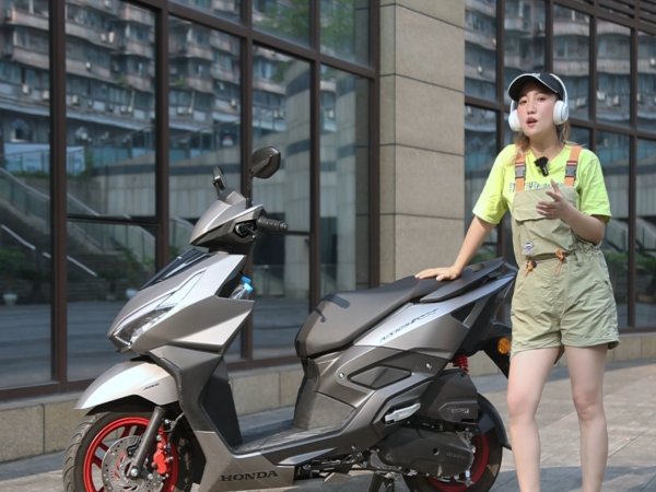 �����׿����ABS��125��̤�壬������ȫ�����ģ�NS125RX