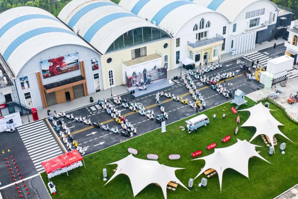 һ������-����F125����ʢ�磬ȫ��180��368�꽻����ʽͬʱ����