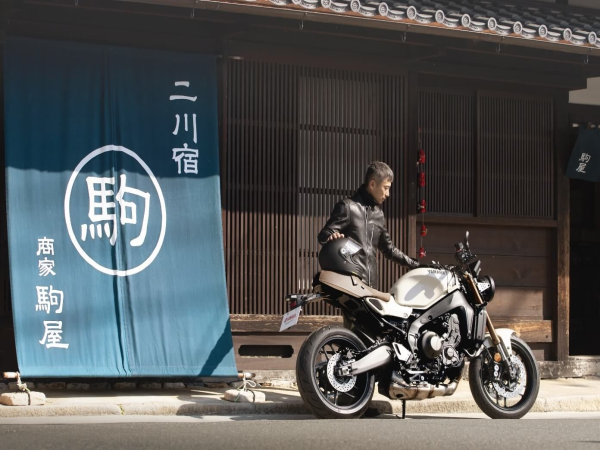 ձʦװƷXSR900մͿװ