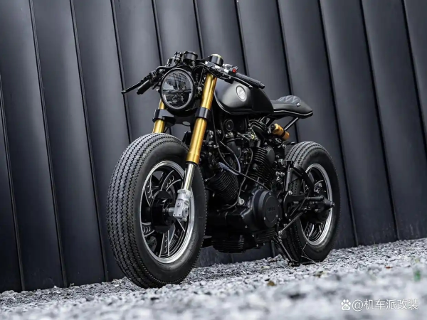 1981XV 750 Cafe Racer
