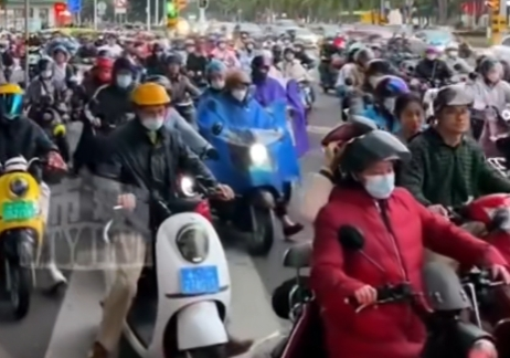 �ϲ�������Ӧ�����ɰ���Ħ���