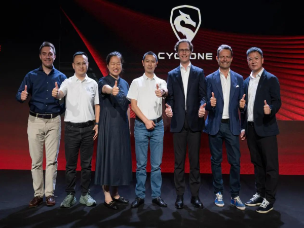 ����ȫ������߶ˣ�������Ʒ�Ƶ�½������ؽ��³�