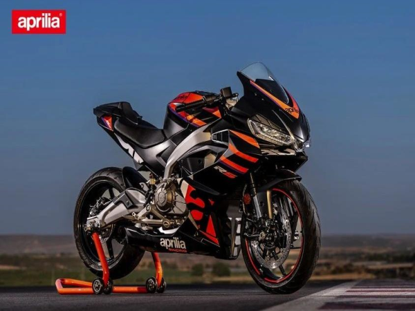 Aprilia RS457 ��ֽ | 8�±�ֽ����