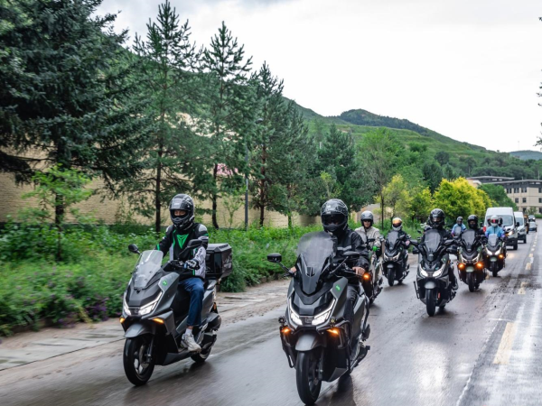 10��NS150GX�ӱ����������¸�׷�磬û�з��գ�ֻʣ���֣�