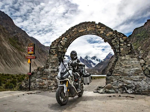 SYM�������� | �ּ����ģ�Ħ��·�ϵ�΢С����