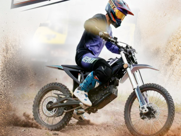 ԽҰʢ�磬Բ����Ļ|�ڶ������걭ɽ��ԽҰ��