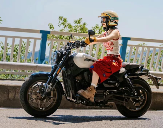 VOGE�޼����� | CU����Emoji�������ս���ܱߺ��������