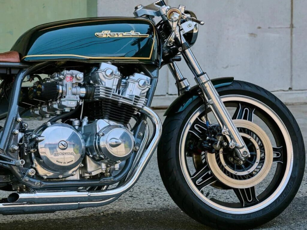 Honda&nbsp;CB750