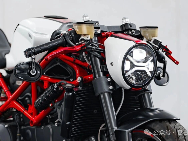 Ducati&nbsp;749S&nbsp;Caf��&nbsp;Racer