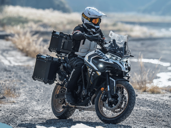 �޼���ۣ�������ѵ��������ߣ�Ħ�Ѵ������и�������