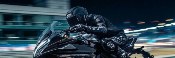 ��е�ܱ�ح26����F1��Ļս�ھ���¯������2026���³�������̹��700&nbsp;Hi4-Z����