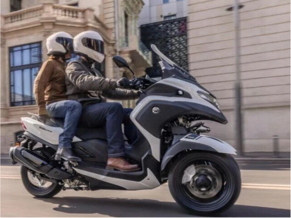 2026������Tricity 300����